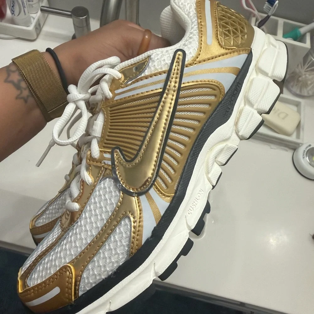 Nike Vomero 5 Sneakers - Picture 14 of 15